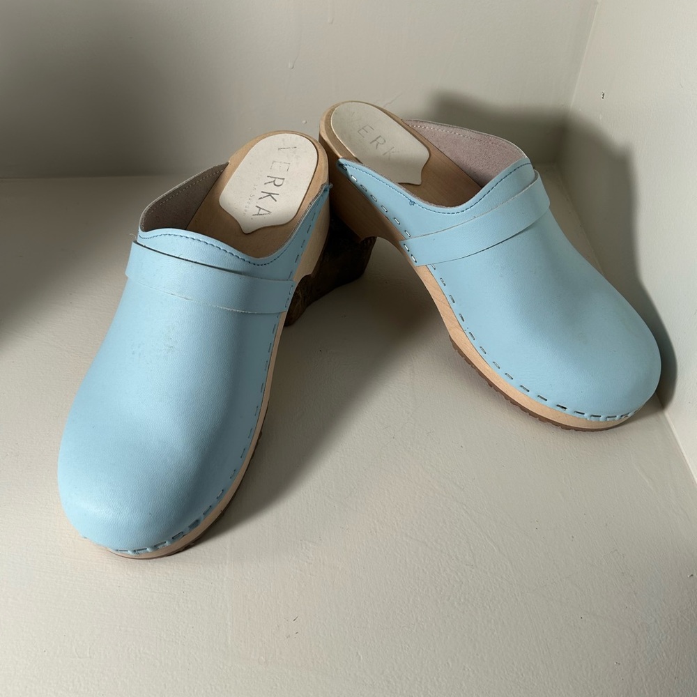 ERKA Light Blue Leather Clogs